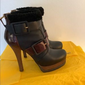FENDI IHeels , Ankle Boots Fur Ankle 37.5  Made In Italy Color Black/Brown.